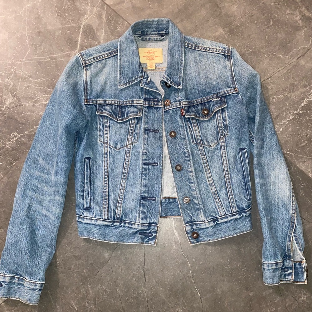 Levi’s Women’s denim jacket